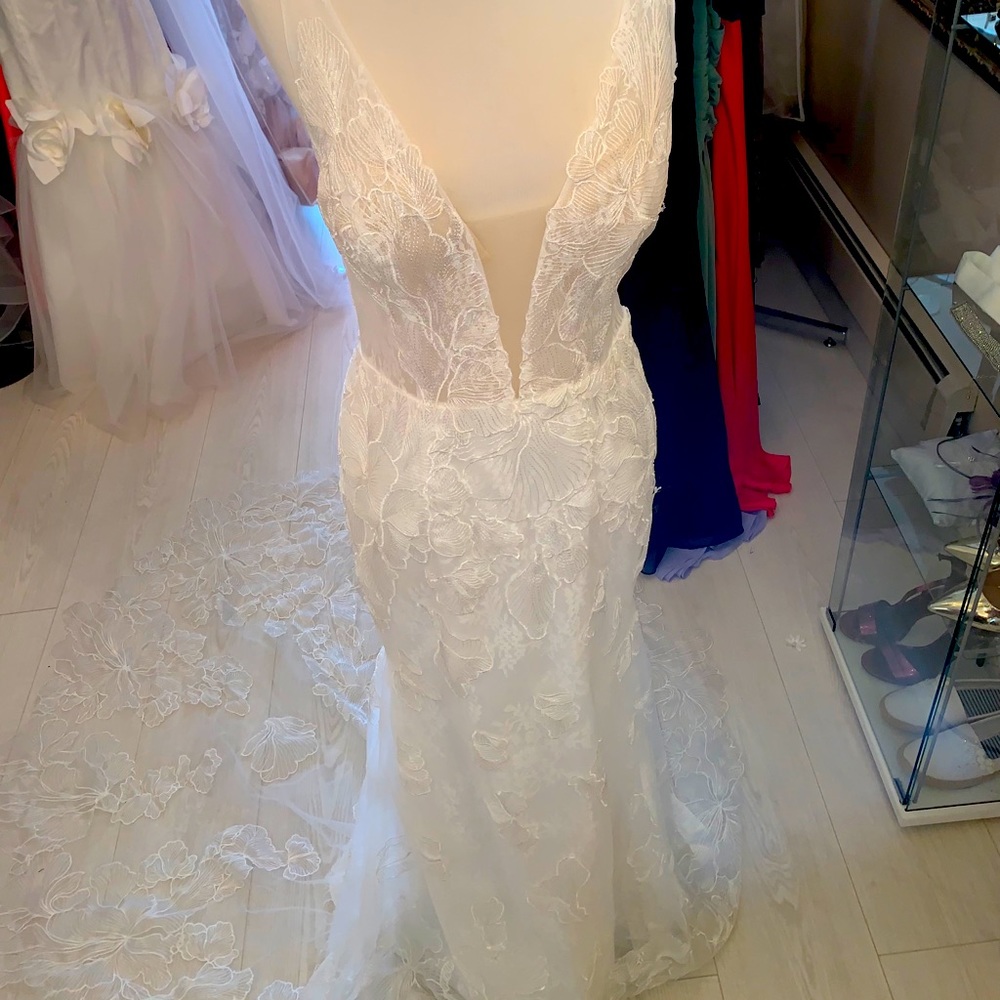 Wedding gown π - Picture 4 of 5